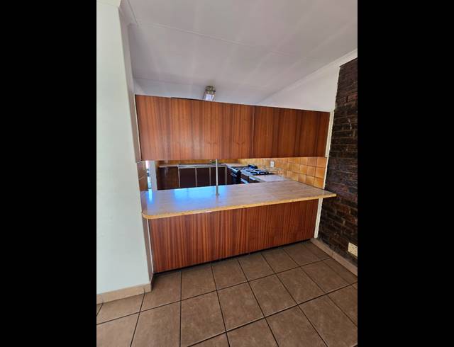 2 BEDROOM FLAT TO LET IN VEREENIGING CENTRAL